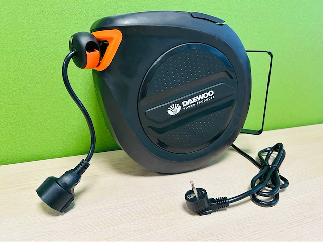 Daewoo - 2025 - dapcr20 - automatisch oprolbare kabelhaspel 20m - afbeelding 3 van  9