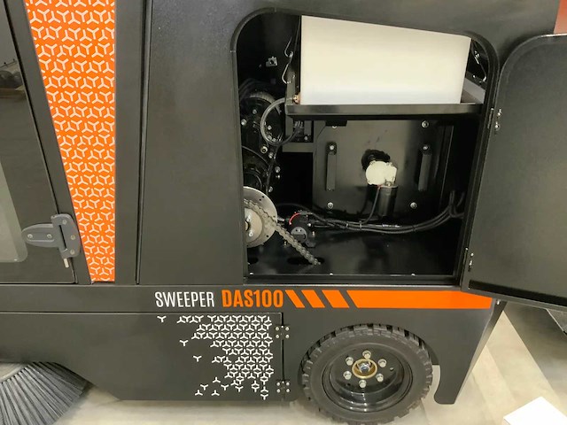 Daewoo - 2025 - das 100 - zelfrijdende veegmachine - afbeelding 8 van  26