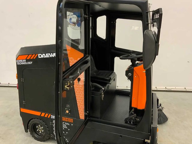 Daewoo - 2025 - das 100 - zelfrijdende veegmachine - afbeelding 21 van  26