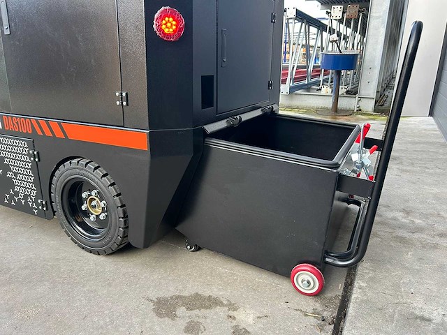 Daewoo - 2025 - das100 - straatveegmachine - afbeelding 12 van  27