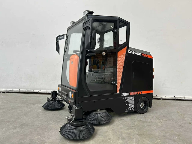 Daewoo - 2025 - das100 - straatveegmachine - afbeelding 21 van  27