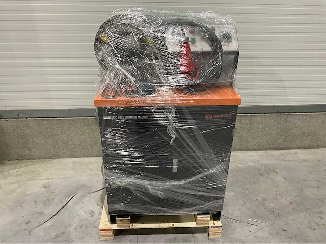 Daewoo - 2026 - 5100 - hydraulische pers - afbeelding 5 van  9