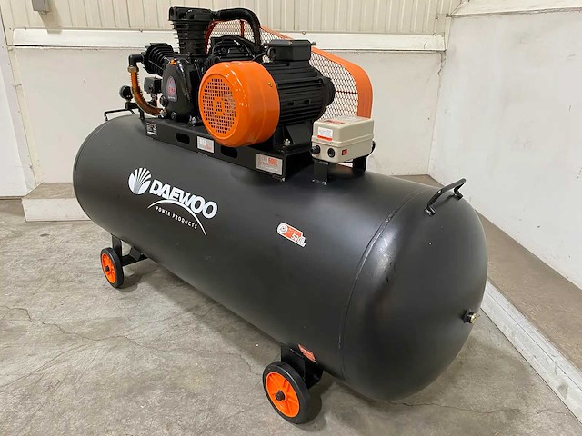 Daewoo - 2026 - daax 500l - luchtcompressor - afbeelding 9 van  13