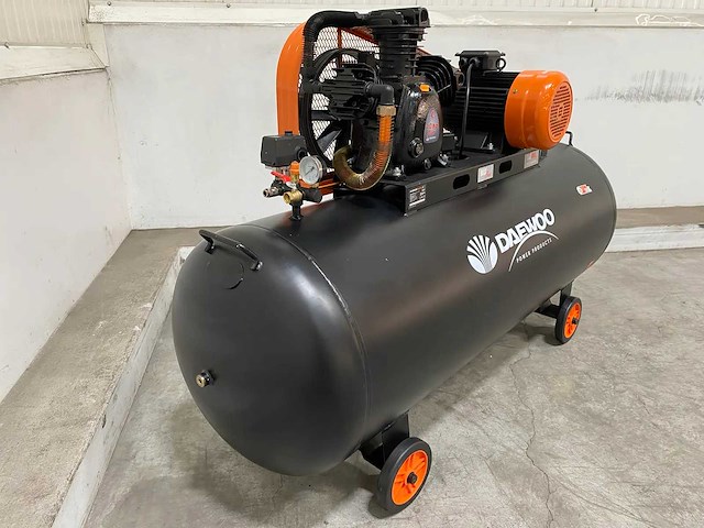 Daewoo - 2026 - daax 500l - luchtcompressor - afbeelding 10 van  13