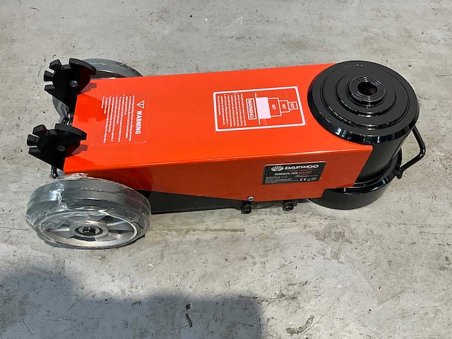 Daewoo - 2026 - dahj 80t hydrolic - garagekrik - afbeelding 9 van  15