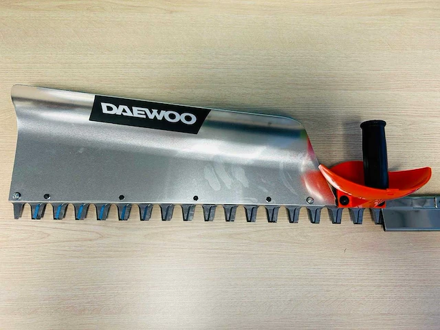 Daewoo - 2026 - daht750 - benzine heggenschaar - afbeelding 6 van  14