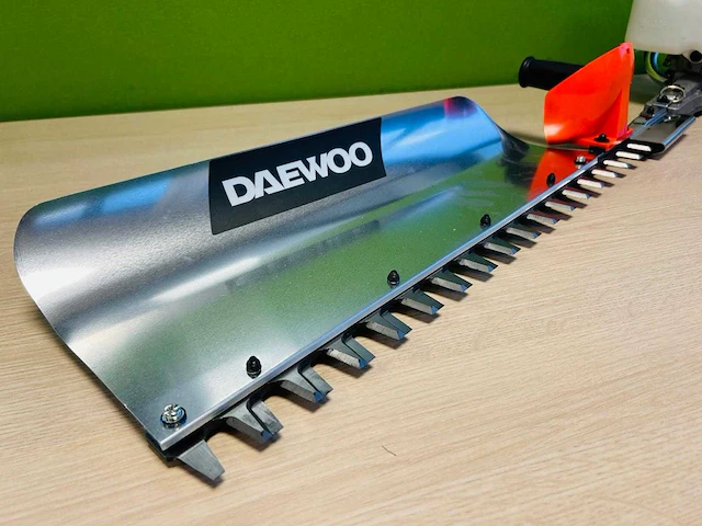 Daewoo - 2026 - daht750 - benzine heggenschaar - afbeelding 5 van  14