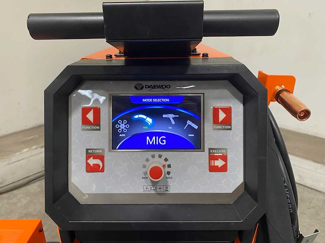Daewoo - 2026 - daming 350gdl - diverse lasmachines - afbeelding 1 van  8