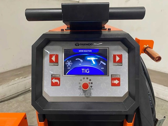 Daewoo - 2026 - daming 350gdl - diverse lasmachines - afbeelding 11 van  11