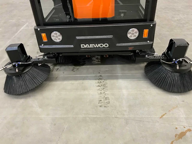 Daewoo - 2026 - das 100 - zelfrijdende veegmachine - afbeelding 2 van  26