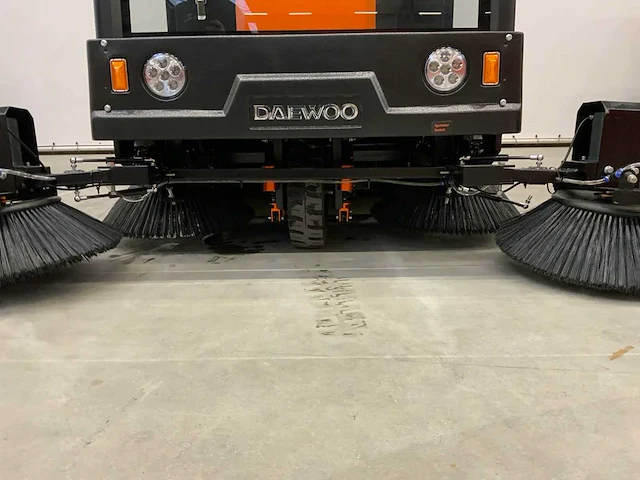 Daewoo - 2026 - das 100 - zelfrijdende veegmachine - afbeelding 25 van  26
