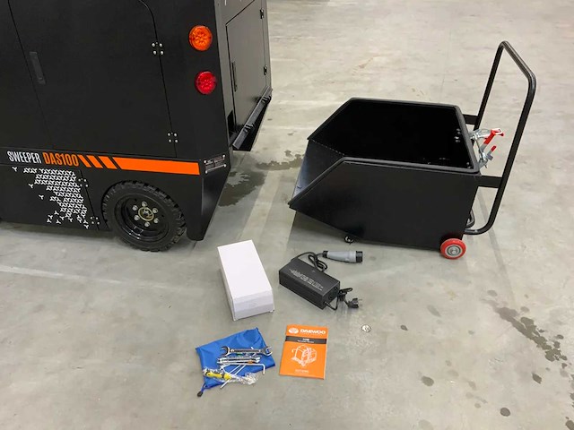 Daewoo - 2026 - das 100 - zelfrijdende veegmachine - afbeelding 11 van  19