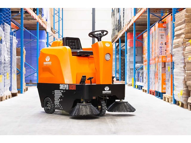 Daewoo - 2026 - das 80 - zelfrijdende veegmachine - afbeelding 1 van  18