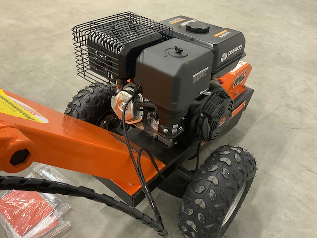 Daewoo - 2026 - dwfsg15-300 - stump grinder - afbeelding 6 van  9