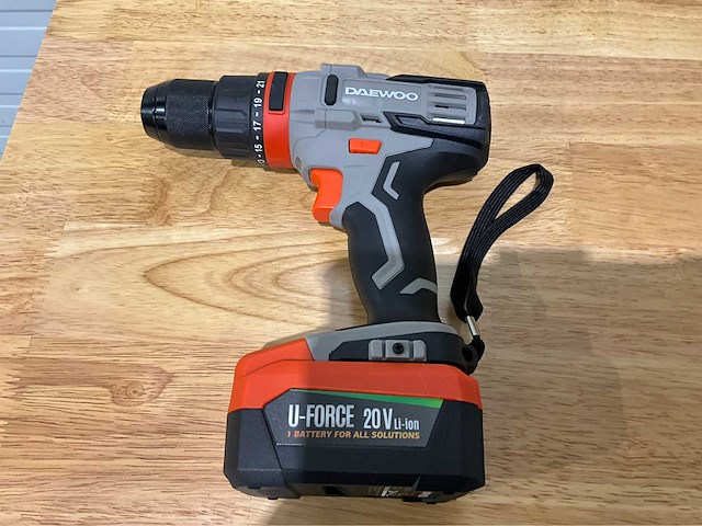 Daewoo - 2026 - u force 4 in 1 - gereedschapsset - afbeelding 3 van  7