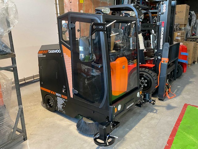 Daewoo - das 100 veegmachine met cabine, werkbreedte 190 cm - afbeelding 35 van  38