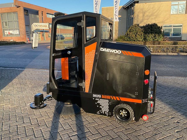 Daewoo - das 100 veegmachine met cabine, werkbreedte 190 cm - afbeelding 17 van  38