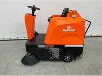 Daewoo - das80 elektrische opzit veegmachine, veegbreedte 125 cm - afbeelding 1 van  7