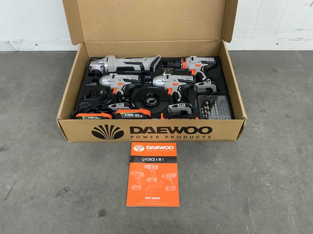 Daewoo accu gereedschapset u-force 4 in 1 gereedschap - 2 accu's - accu lader - afbeelding 2 van  8