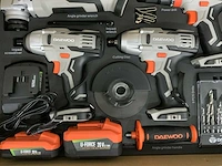Daewoo accu gereedschapset u-force 4 in 1 gereedschap - 2 accu's - accu lader - afbeelding 6 van  8