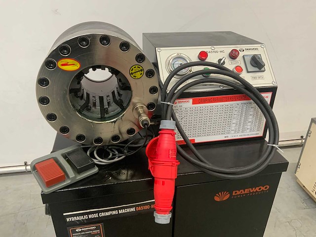 Daewoo da5100-hc hydraulische slangenpers - afbeelding 4 van  9