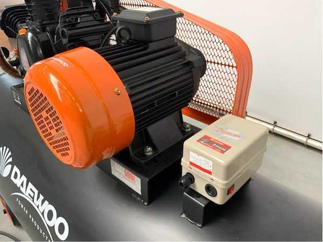 Daewoo daax500l - luchtcompressor - 500liter - 10pk - 14 bar - afbeelding 3 van  12