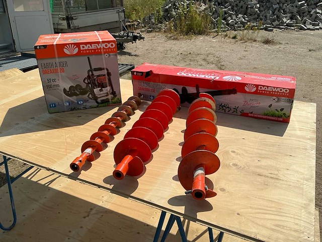Daewoo daeaxb520 benzine grondboor met 4 grondboren – nieuw in doos - afbeelding 1 van  6