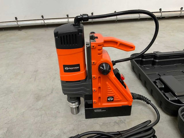 Daewoo damd 1600 magnetische boormachine - afbeelding 4 van  10