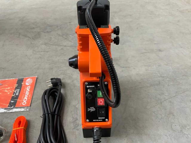 Daewoo damd 1600 magnetische boormachine - afbeelding 5 van  12