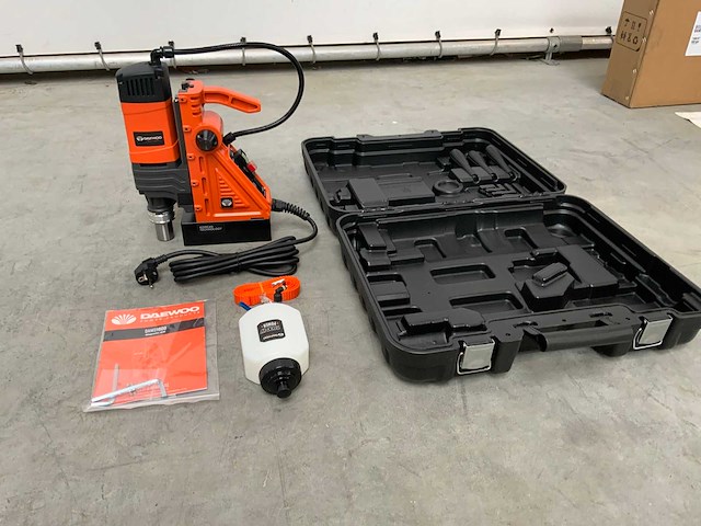 Daewoo damd 1600 magnetische boormachine - afbeelding 1 van  3