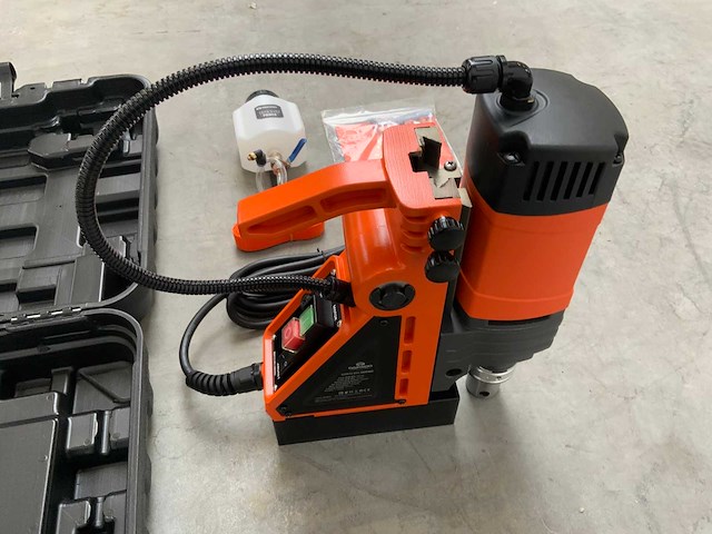 Daewoo damd 1600 magnetische boormachine - afbeelding 11 van  12