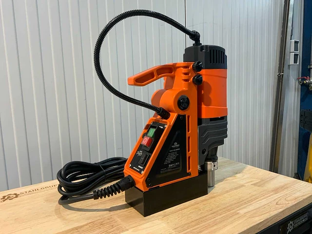 Daewoo damd1600 magneet boormachine in koffer - 1600kw - 830 rpm - afbeelding 19 van  22