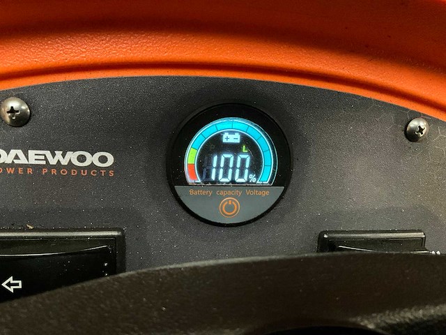 Daewoo das100 veegmachine met cabine - afbeelding 3 van  17