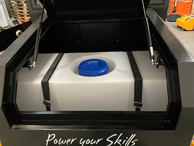 Daewoo das100 veegmachine met cabine - afbeelding 16 van  17