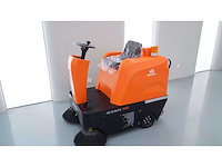 Daewoo das80 elektrische opzit veegmachine - veegbreedte 125 cm - afbeelding 1 van  14