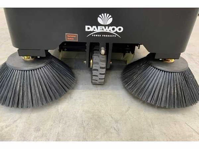 Daewoo das80 elektrische opzit veegmachine - veegbreedte 125 cm - afbeelding 12 van  14