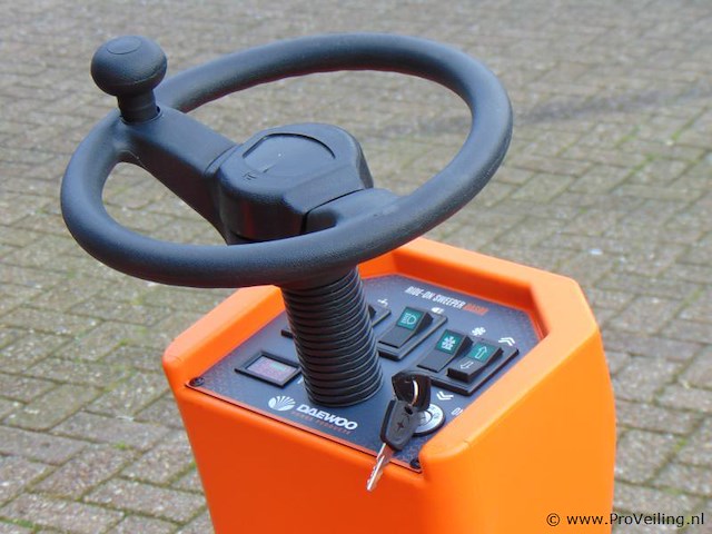 Daewoo das80 schoonmaakwagen - afbeelding 6 van  16