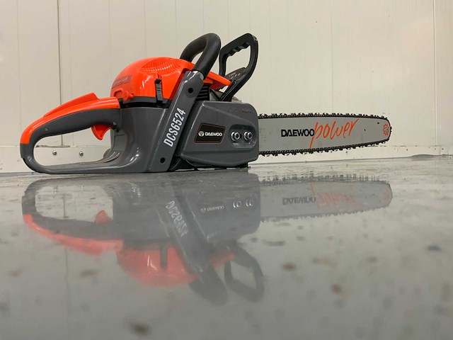 Daewoo dcs6524 - kettingzaag benzine - 60cm zaagblad - 2,9kw - incl montage gereedschap - afbeelding 2 van  9