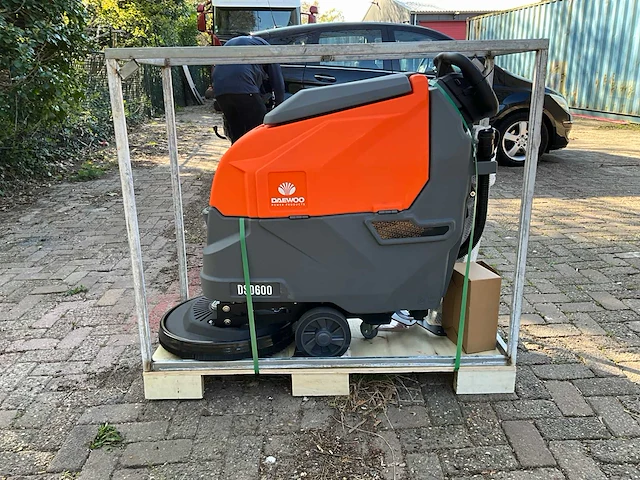Daewoo dsd600 vloer schrobmachine - afbeelding 6 van  11