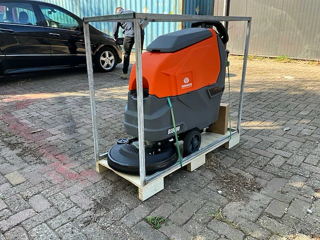 Daewoo dsd600 vloer schrobmachine - afbeelding 7 van  11