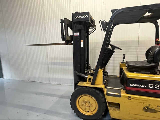 Daewoo g25s-2 - vorkheftruck triplex - freelift - sideshift - 2002 uur - afbeelding 10 van  16