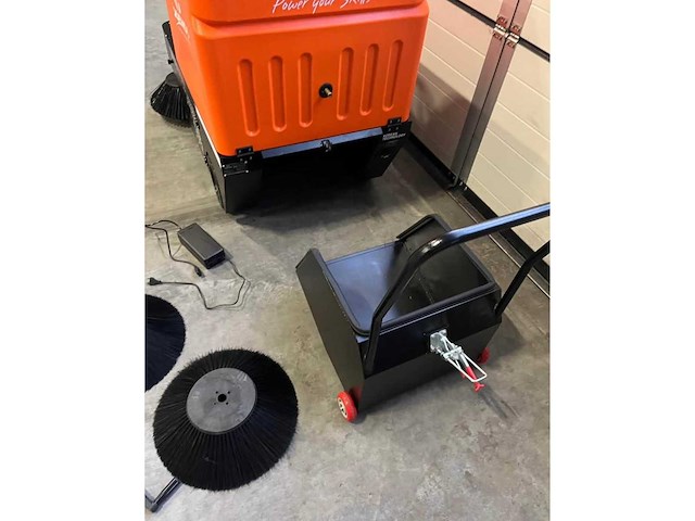 Daewoo sweeper das80 zelfrijdende veegmachine - afbeelding 3 van  11