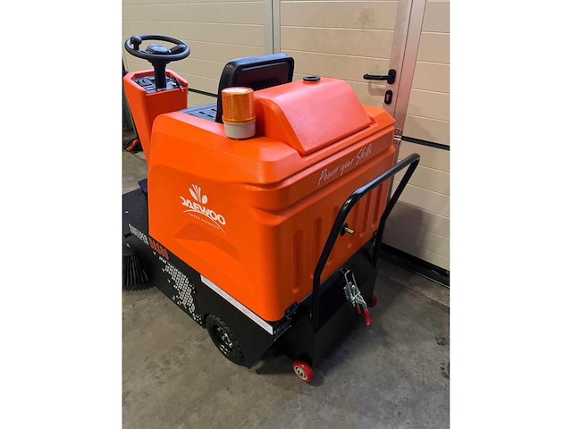 Daewoo sweeper das80 zelfrijdende veegmachine - afbeelding 6 van  11