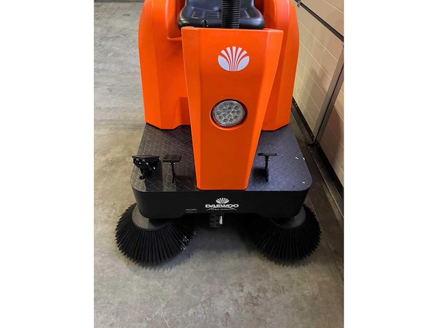 Daewoo sweeper das80 zelfrijdende veegmachine - afbeelding 7 van  11