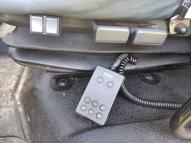 Daf - 1999 - vrachtwagen - afbeelding 2 van  42