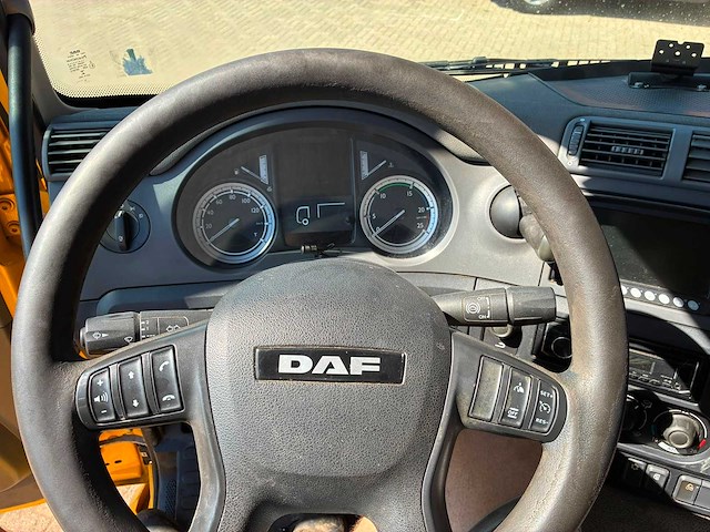 Daf - 2014 - cf - vrachtwagen - afbeelding 3 van  6
