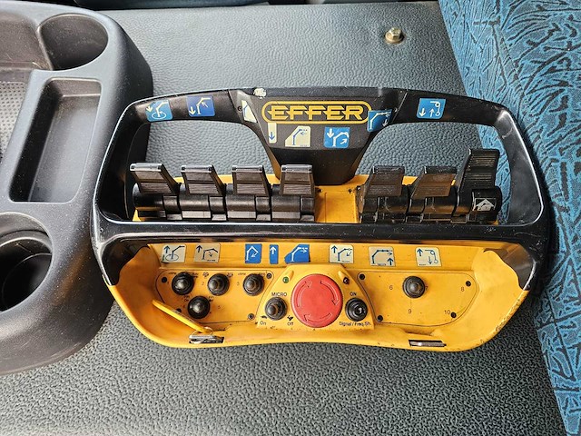 Daf - fad 85 cf 430 8x4 bergingswagen met effer 125 tonmeter laadkraan + fly-jib - afbeelding 4 van  47