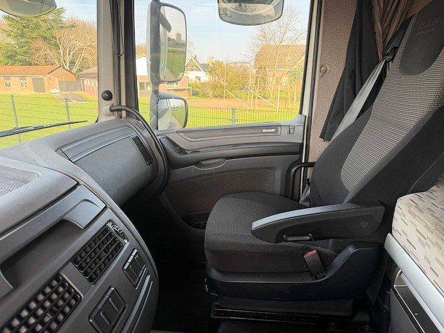 Daf - xf 460 ft - retarder - 94-bjp-4 - 2017 - vrachtwagen - afbeelding 4 van  24