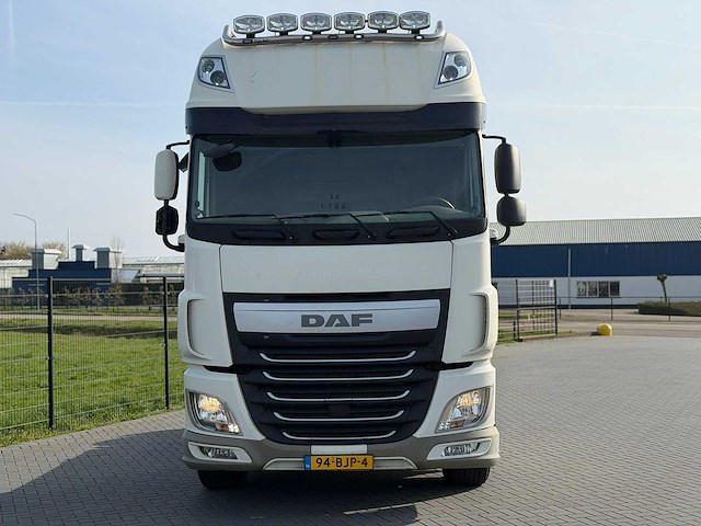 Daf - xf 460 ft - retarder - 94-bjp-4 - 2017 - vrachtwagen - afbeelding 9 van  24