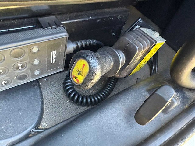 Daf - xf 460 space cab - met pto - euro 6 - vrachtwagen - afbeelding 5 van  15